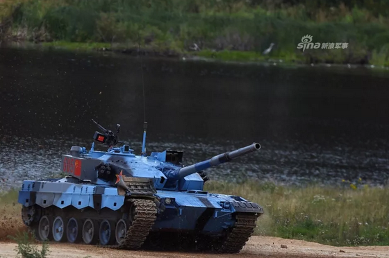 “坦克兩項(xiàng)”半決賽中國(guó)小組奪魁，“海上登陸”接力賽暫居第一